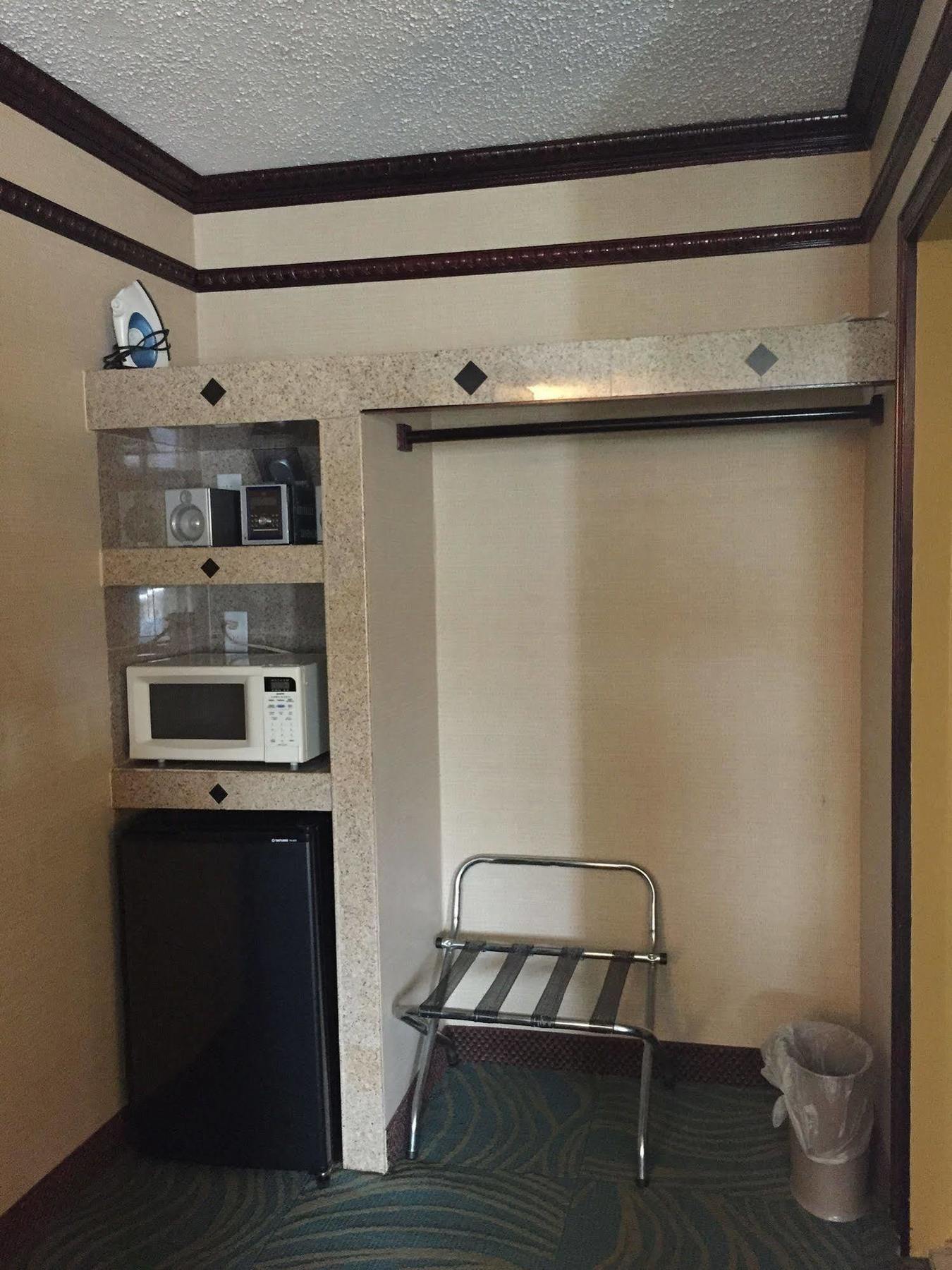 Track & Turf Motel Mount Laurel Extérieur photo