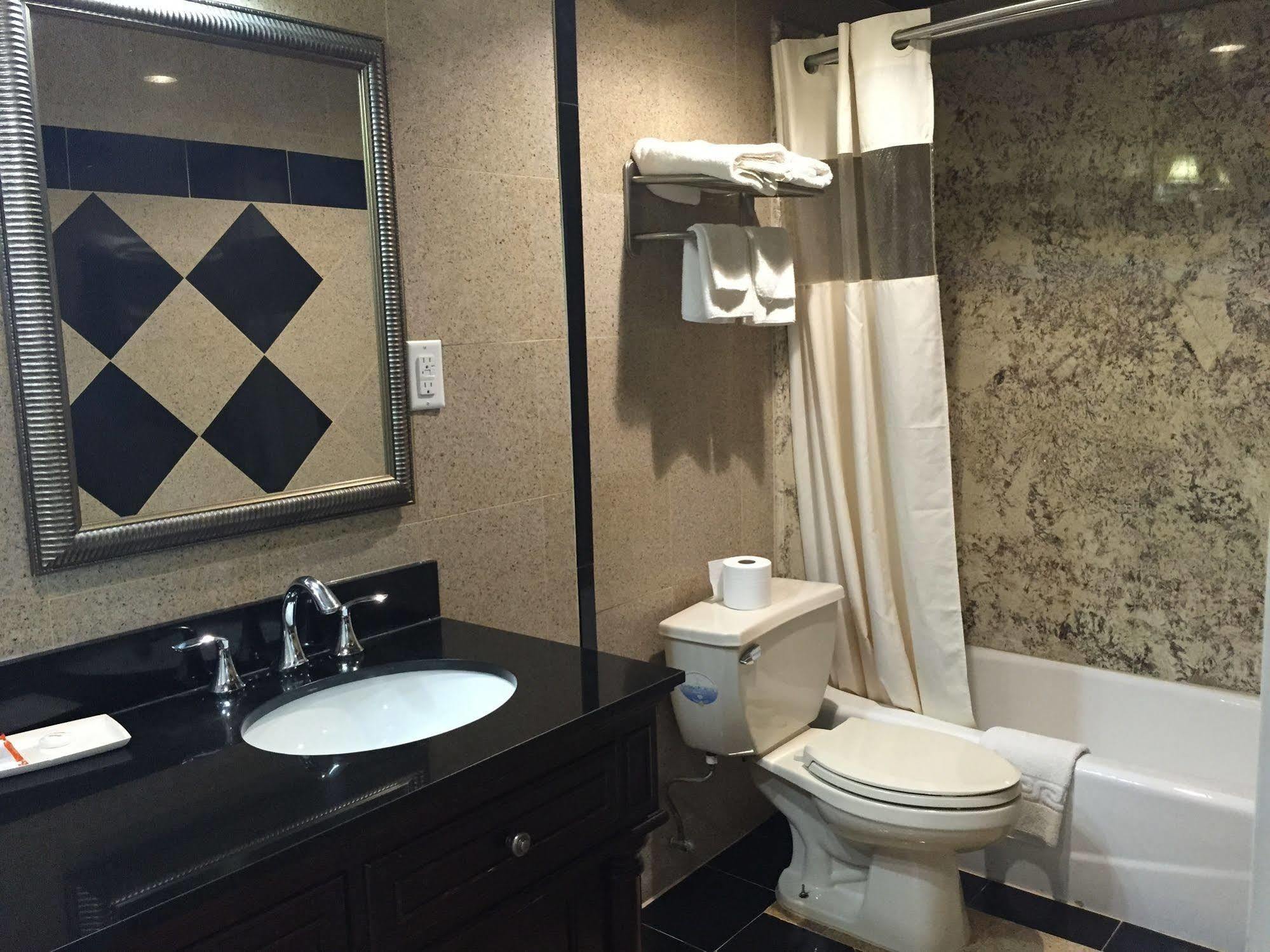 Track & Turf Motel Mount Laurel Extérieur photo