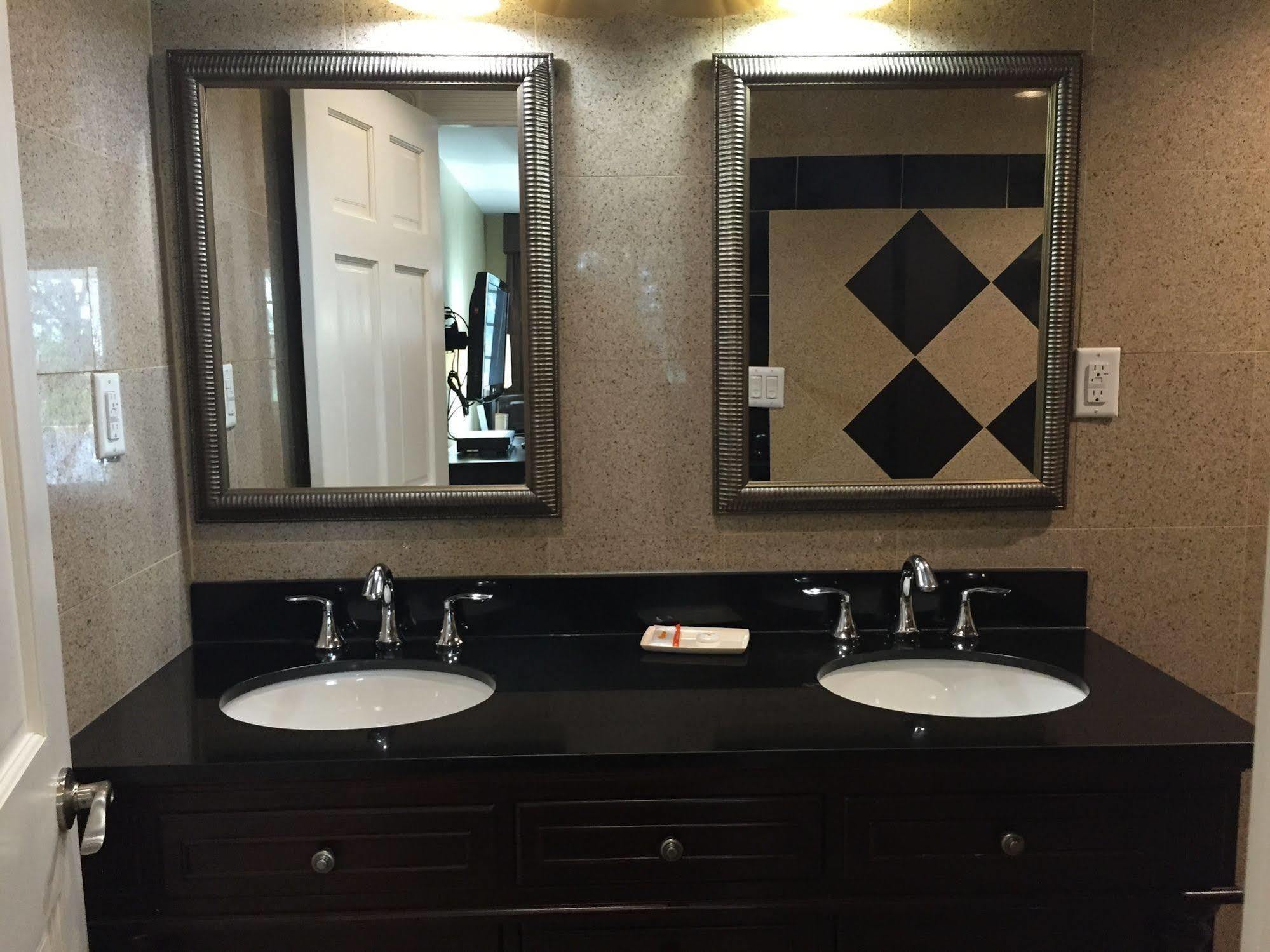 Track & Turf Motel Mount Laurel Extérieur photo