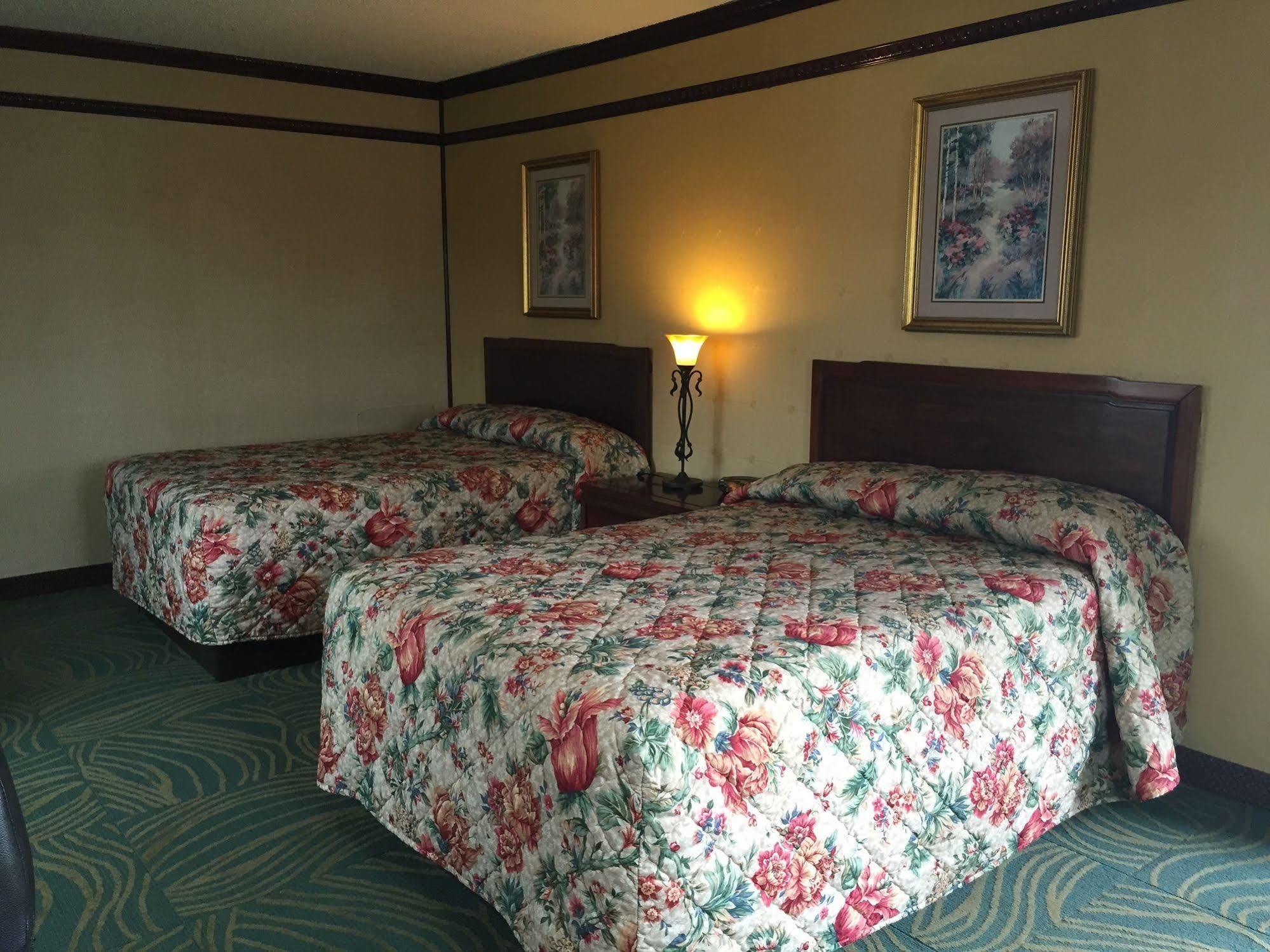 Track & Turf Motel Mount Laurel Extérieur photo