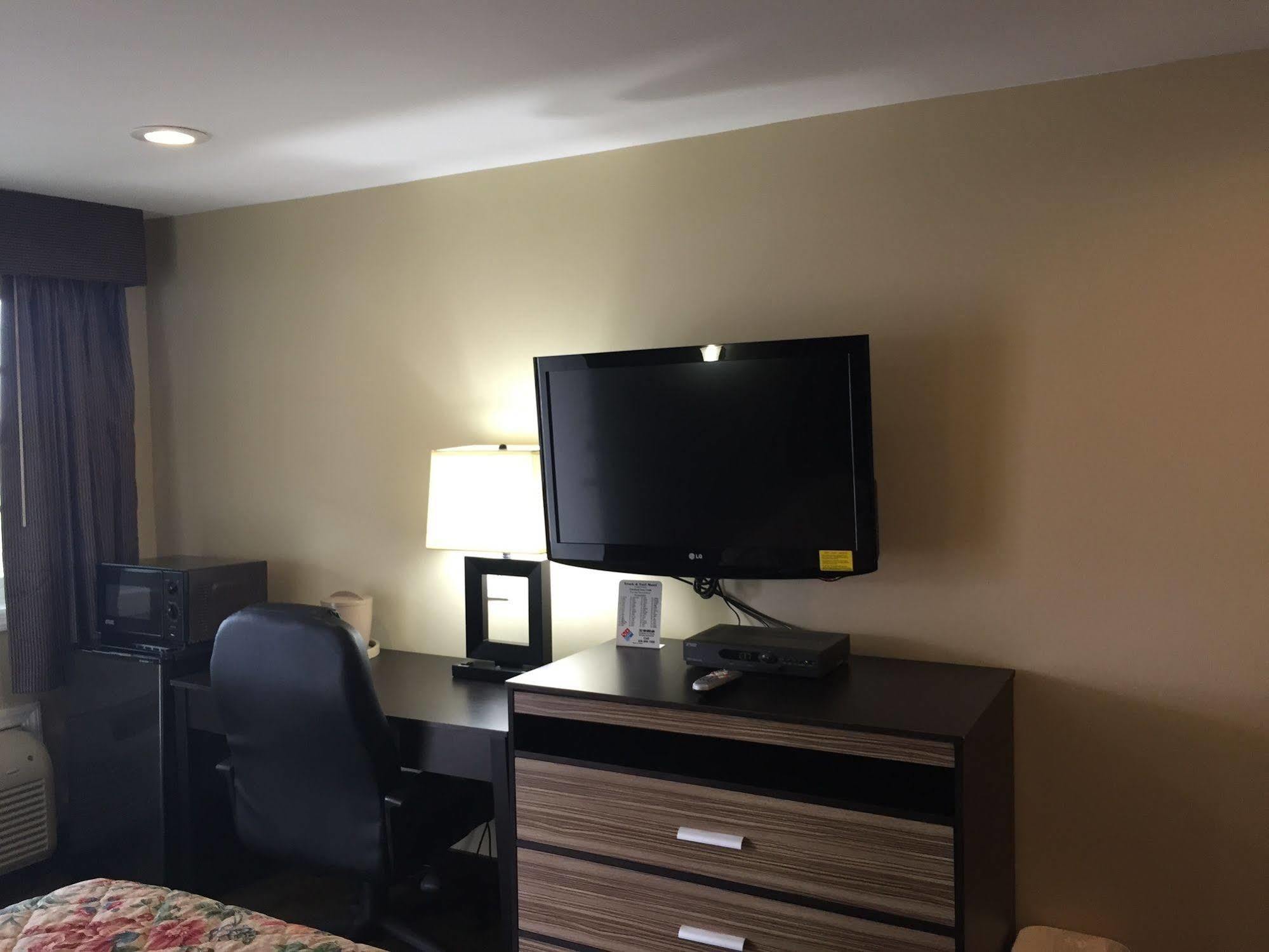 Track & Turf Motel Mount Laurel Extérieur photo
