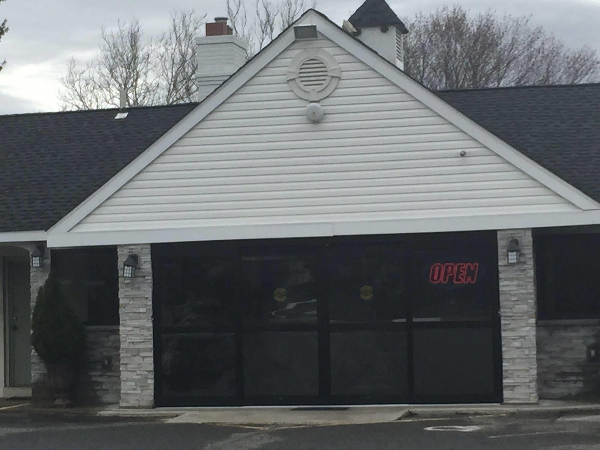 Track & Turf Motel Mount Laurel Extérieur photo